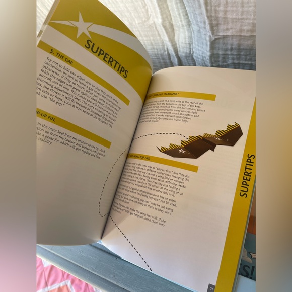 Paper planes kit and book - Picture 6 of 14